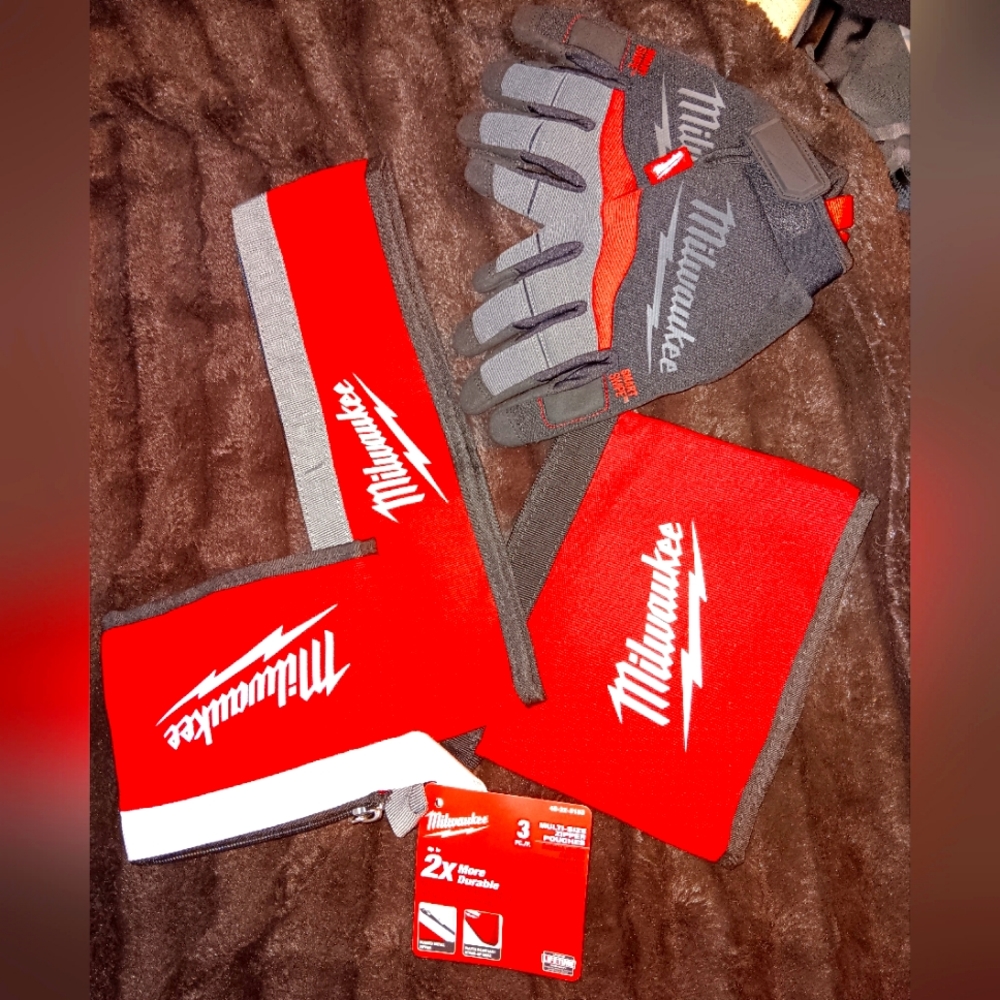 Milwaukee 3 pce 3 size zipper pouches & pair of mechanic gloves